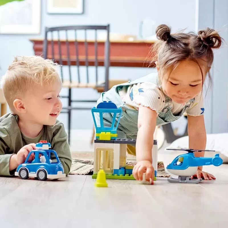 10959 DUPLO POLICE STATION & HELICOPTER