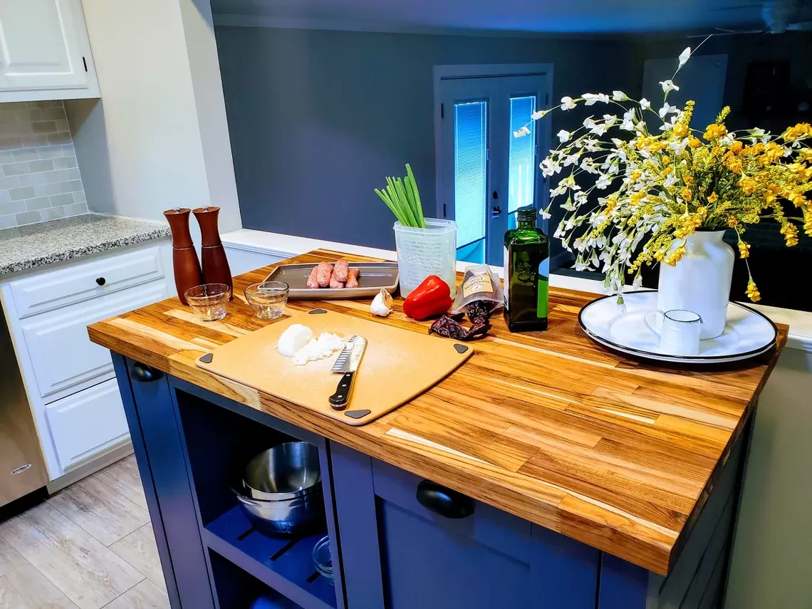 Kitchen Island, Butcher Block Kitchen Island w/Option for Seating, Food Prep, Spice Rack