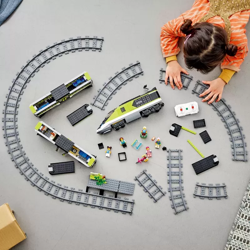 60337 CITY EXPRESS PASSENGER TRAIN
