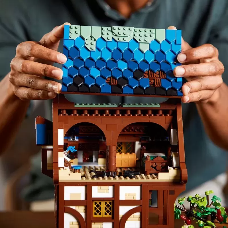 21325  IDEAS MEDIEVAL BLACKSMITH
