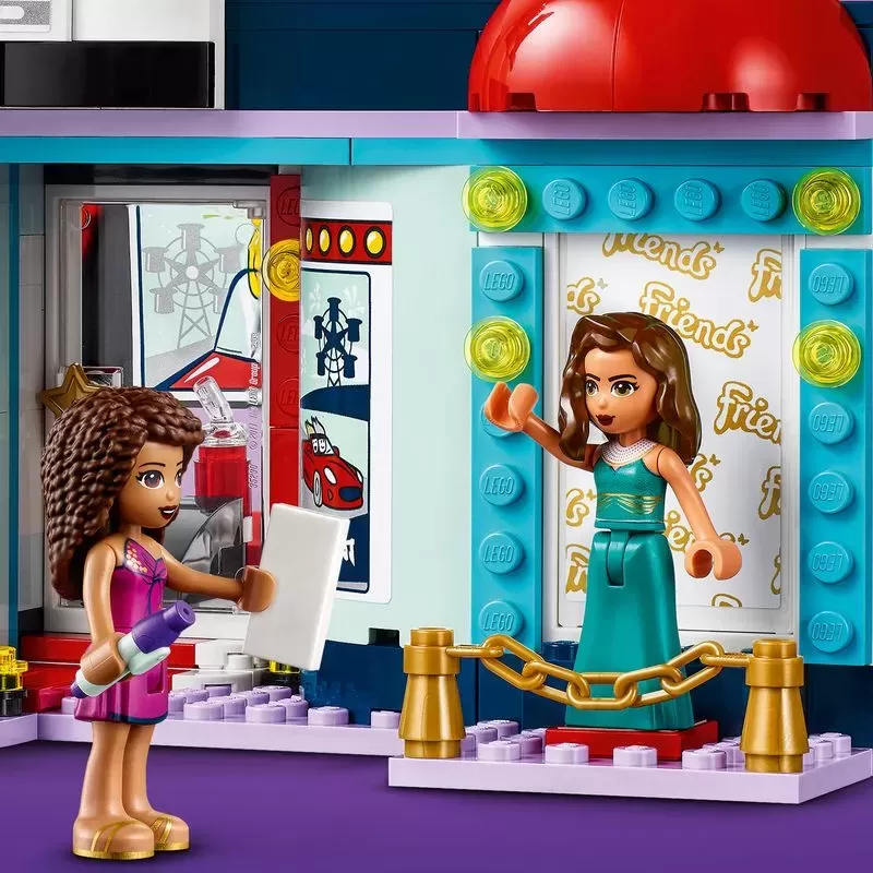 41448 FRIENDS HEARTLAKE CITY MOVIE THEATER