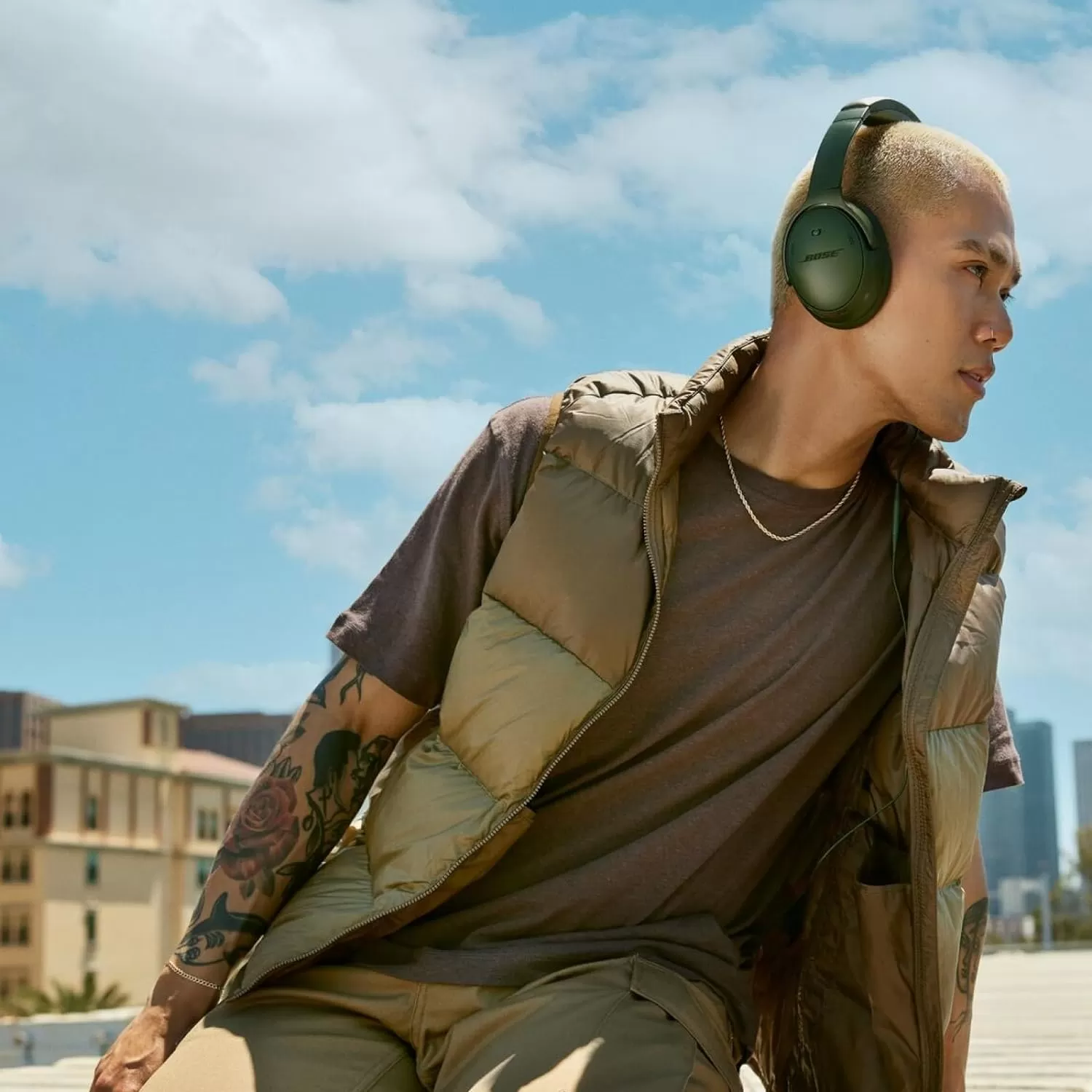 NEW Bose QuietComfort Wireless Noise Cancelling Headphones, Bluetooth Over Ear Headphones with Up To 24 Hours of Battery Life, White Smoke