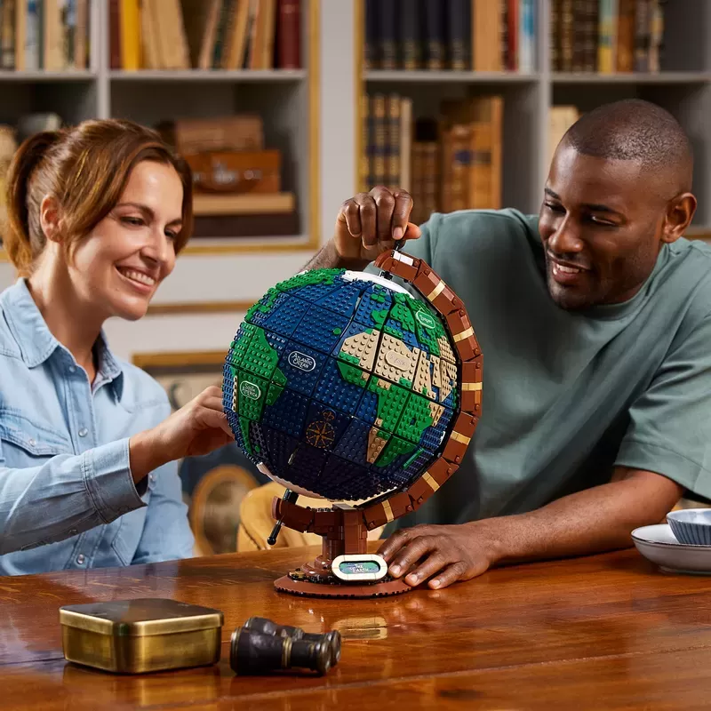 21332 IDEAS THE GLOBE