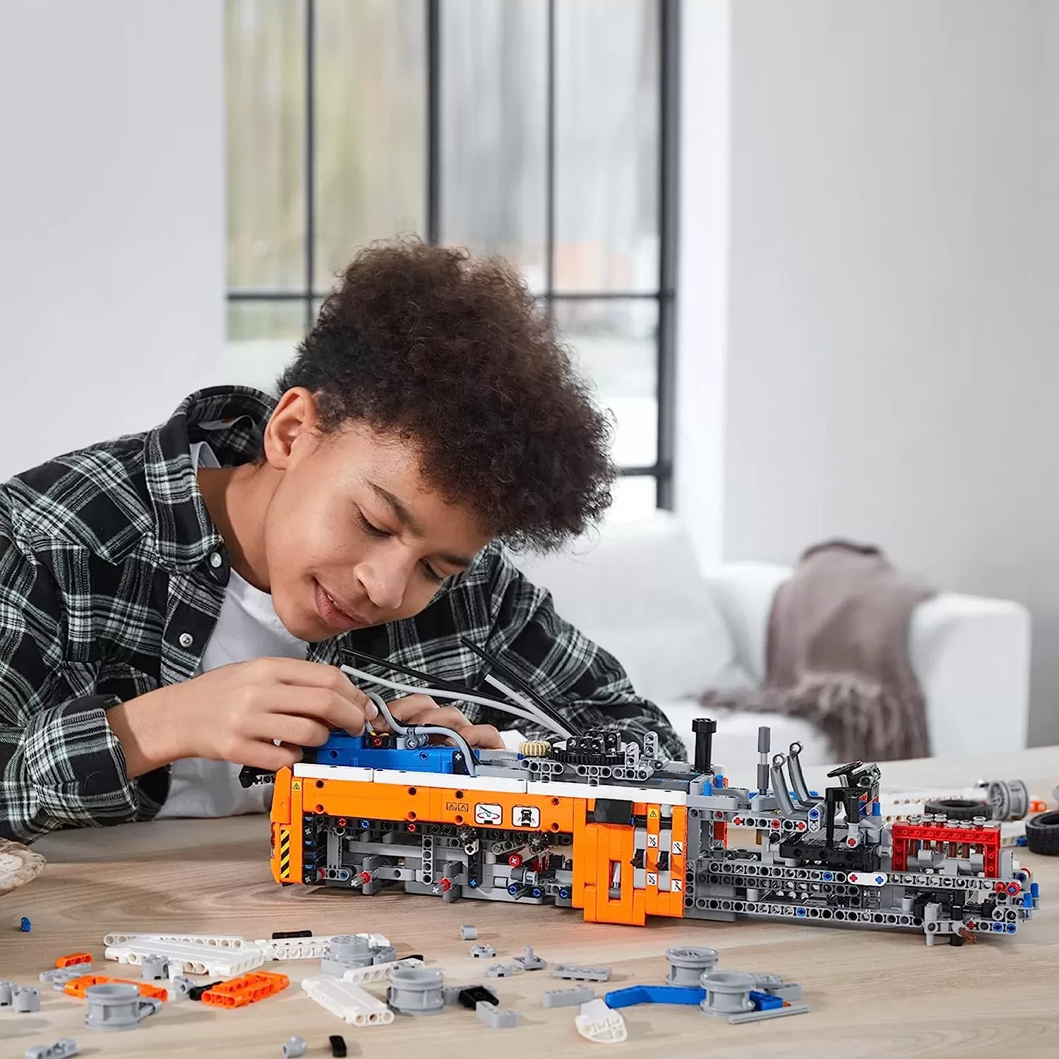 Technic Heavy-Duty Tow Truck 42128 with Crane Toy Model Building Set, Engineering for Kids Seriesv