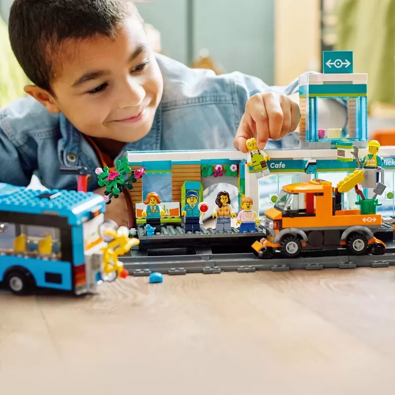60335 CITY TRAIN STATION