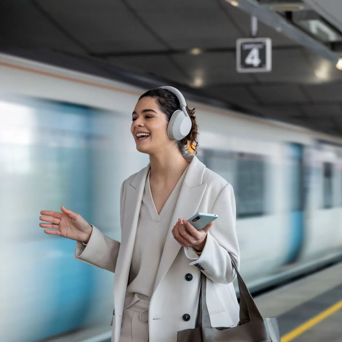 Sony  WH-1000XM5