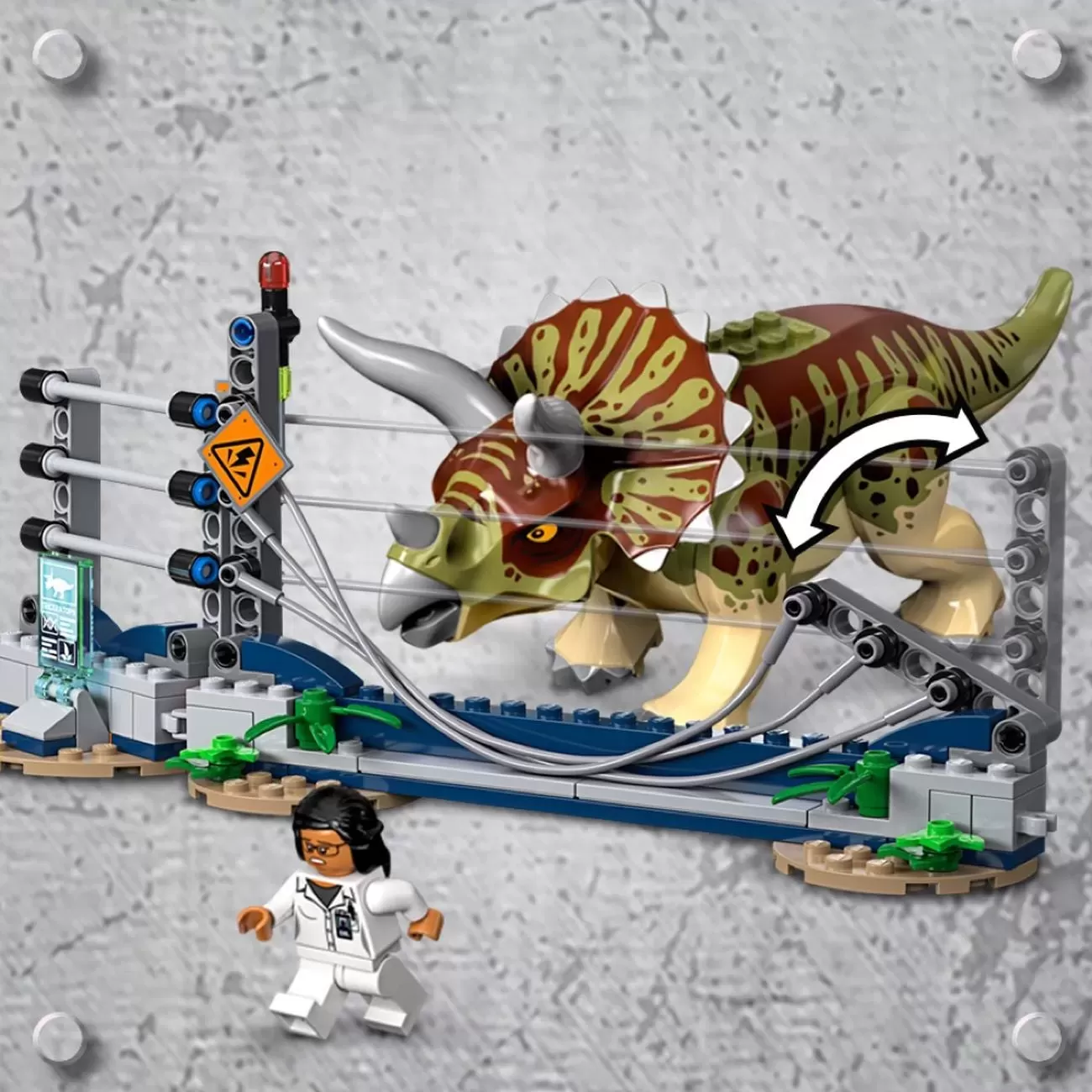 75937 JURASSIC WORLD TRICERATOPS RAMPAGE