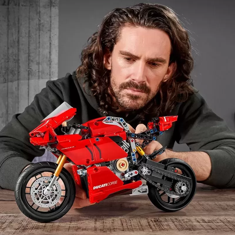 42107 TECHNIC DUCATI PANIGALE V4 R
