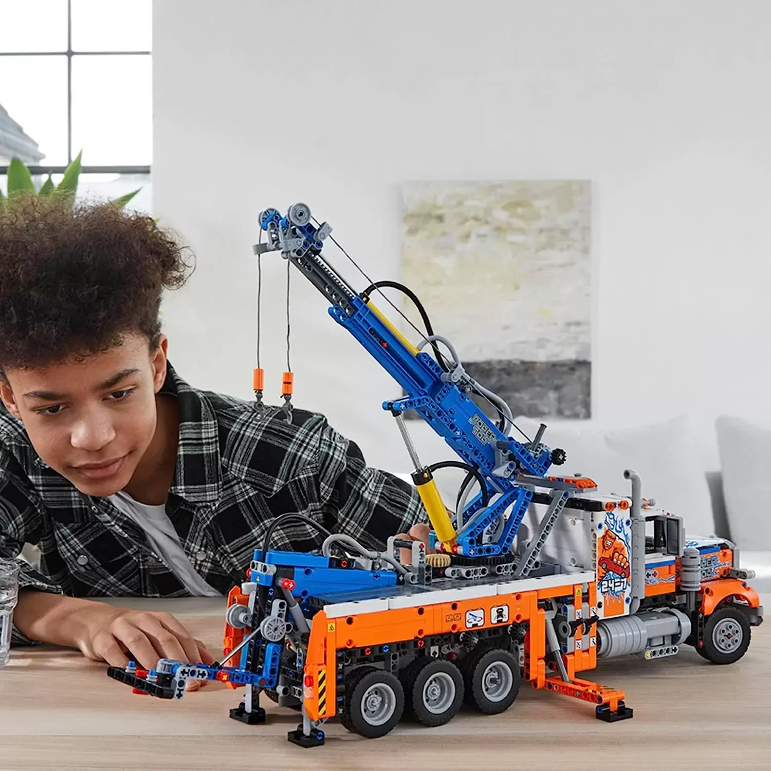 Technic Heavy-Duty Tow Truck 42128 with Crane Toy Model Building Set, Engineering for Kids Seriesv