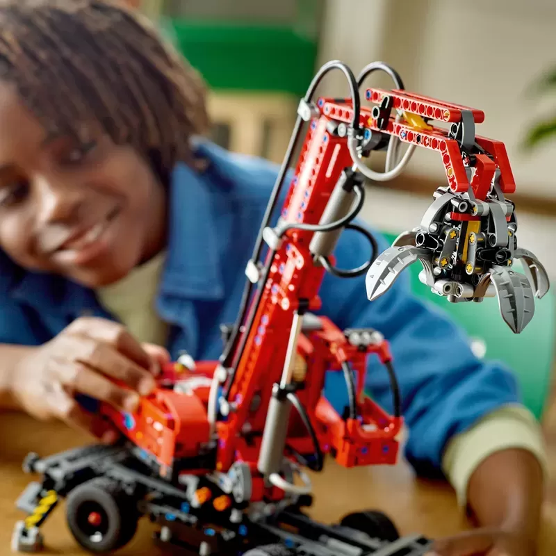 42144 TECHNIC MATERIAL HANDLER