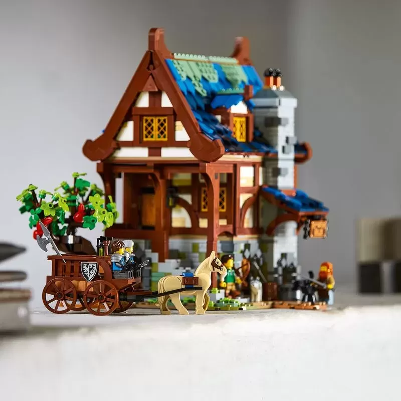 21325  IDEAS MEDIEVAL BLACKSMITH