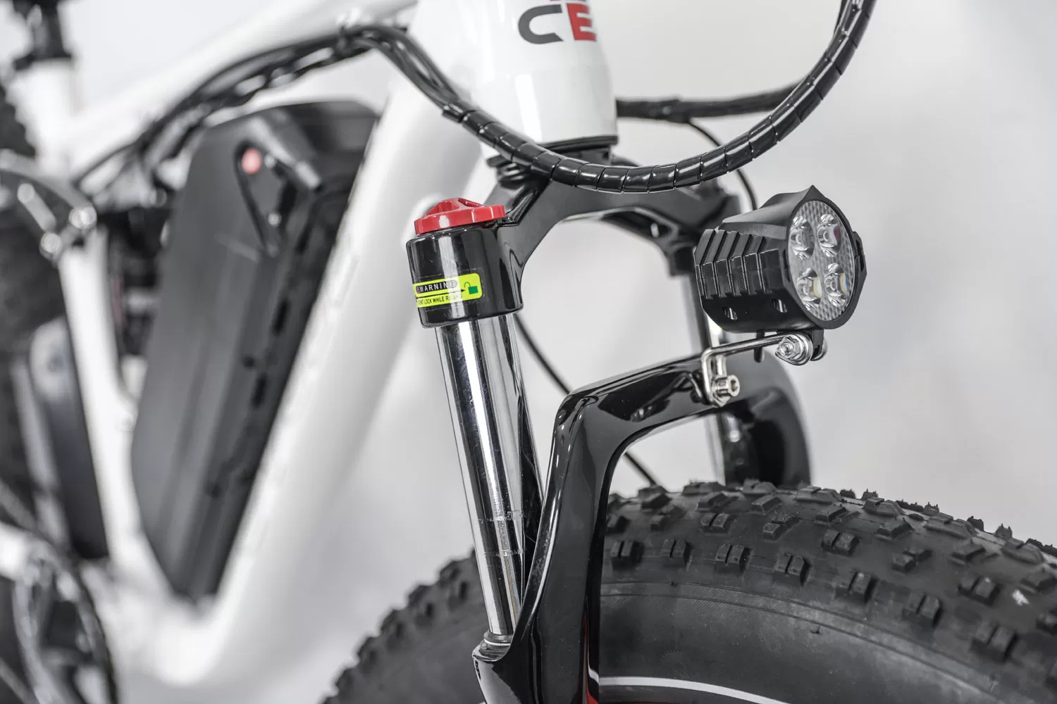 E-Bike Qld-01 48V 15.6Ah Aluminum Alloy Mountain Bike 750W Motor
