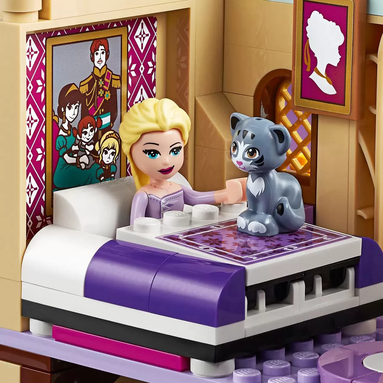 41167 DISNEY ARENDELLE CASTLE VILLAGE
