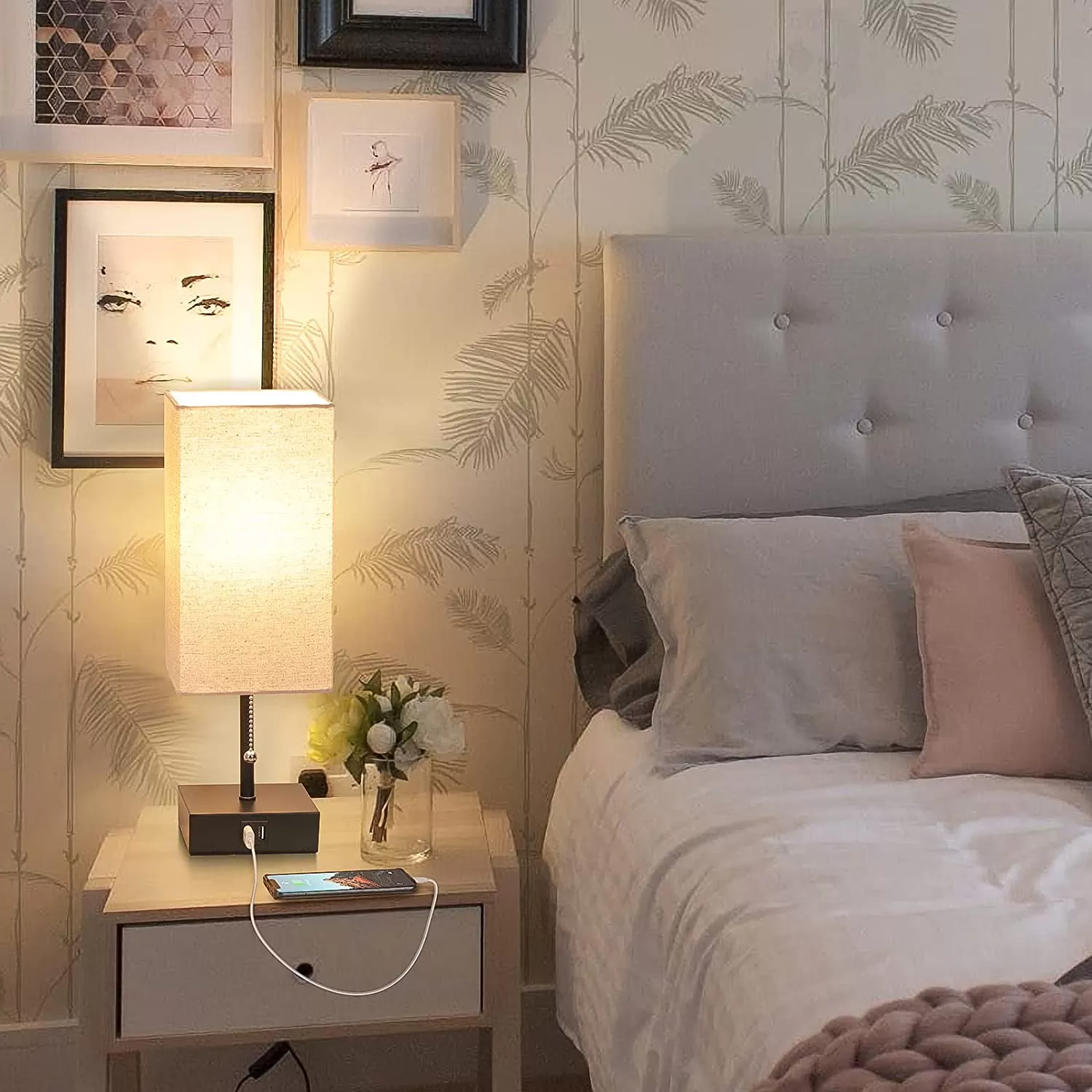 GGOYING Bedside Table Lamp, Pull Chain Table Lamp with Dual USB Charging Ports, 2700K LED Bulb, Fabric Linen Lampshade, Nightstand Lamp for Livingroom Bedroom Office Reading Working