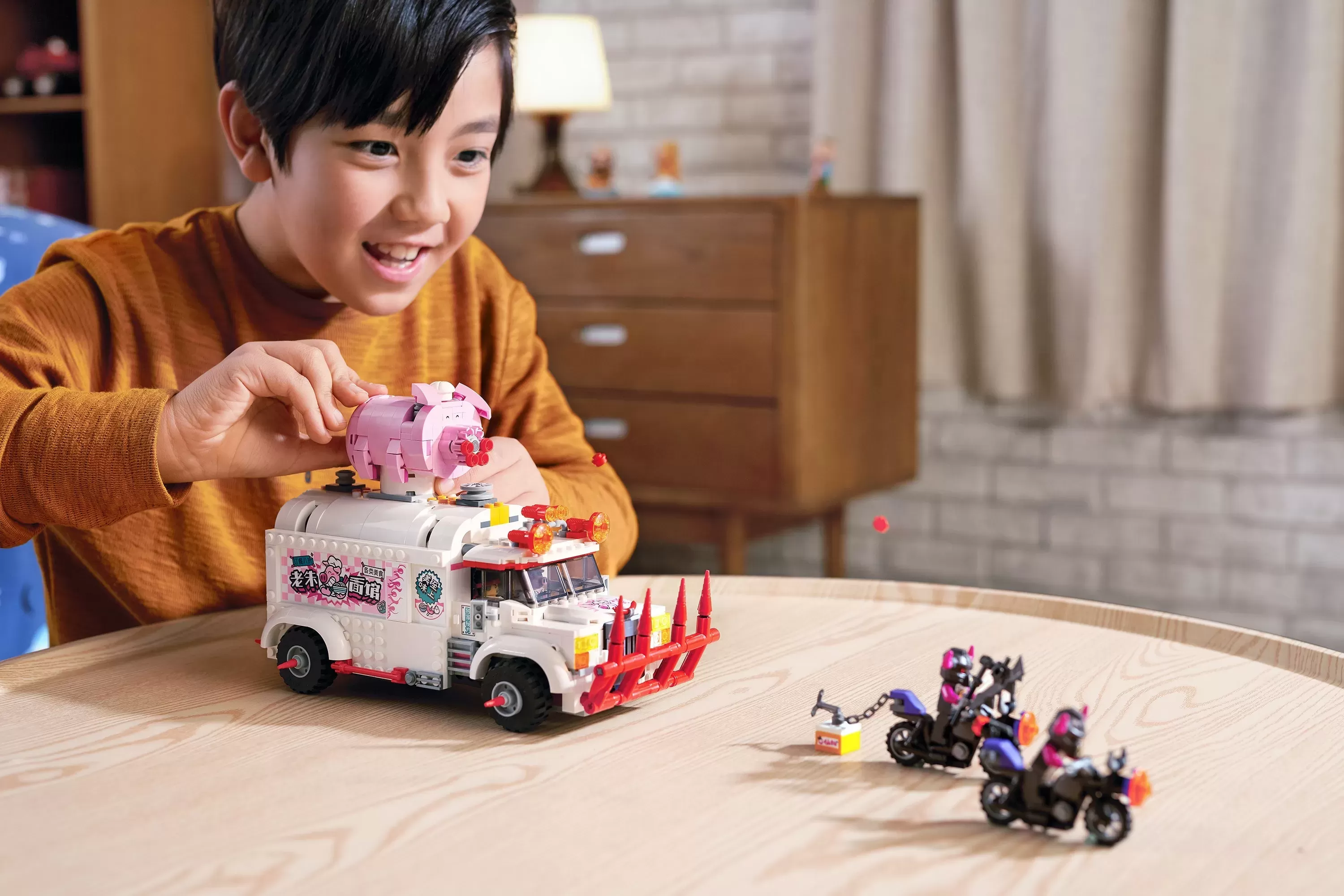 80009 MONKIE KID PIGSY'S FOOD TRUCK