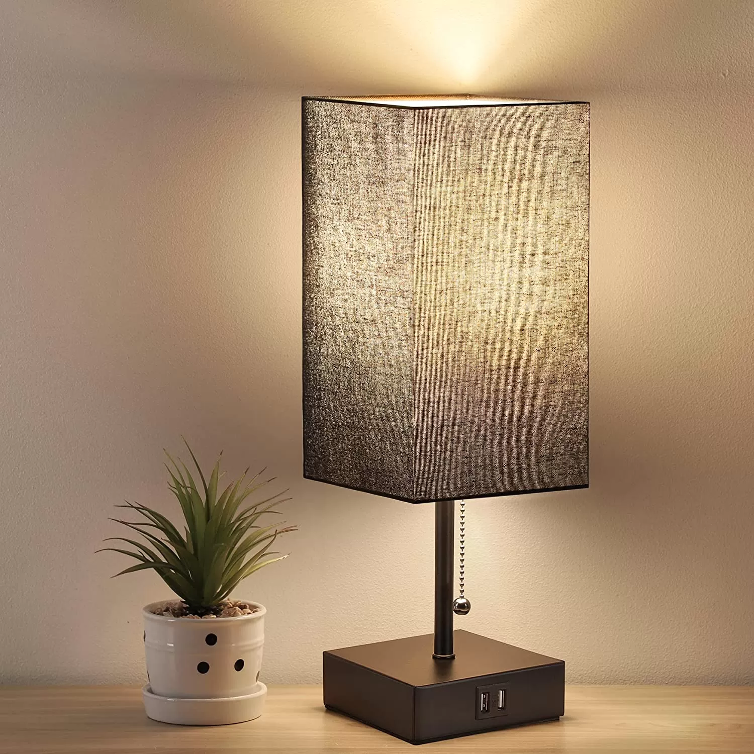 GGOYING Bedside Table Lamp, Pull Chain Table Lamp with Dual USB Charging Ports, 2700K LED Bulb, Fabric Linen Lampshade, Nightstand Lamp for Livingroom Bedroom Office Reading Working