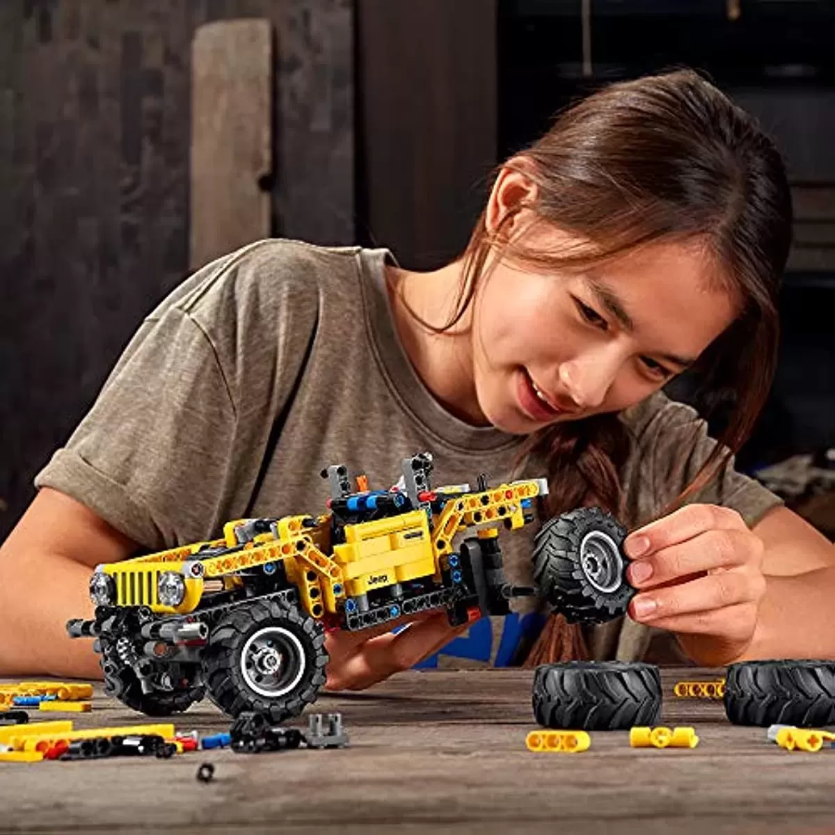 Technic Jeep Wrangler 42122 Building Toy Set for Kids, Boys, and Girls Ages 9+ (665 Pieces)