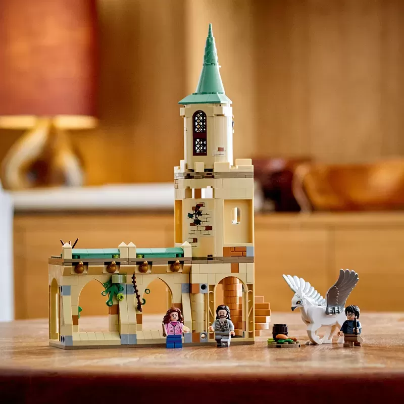 ® 76401 HARRY POTTER™ HOGWARTS™ COURTYARD: SIRIUS’S RESCUE BUILDING KIT