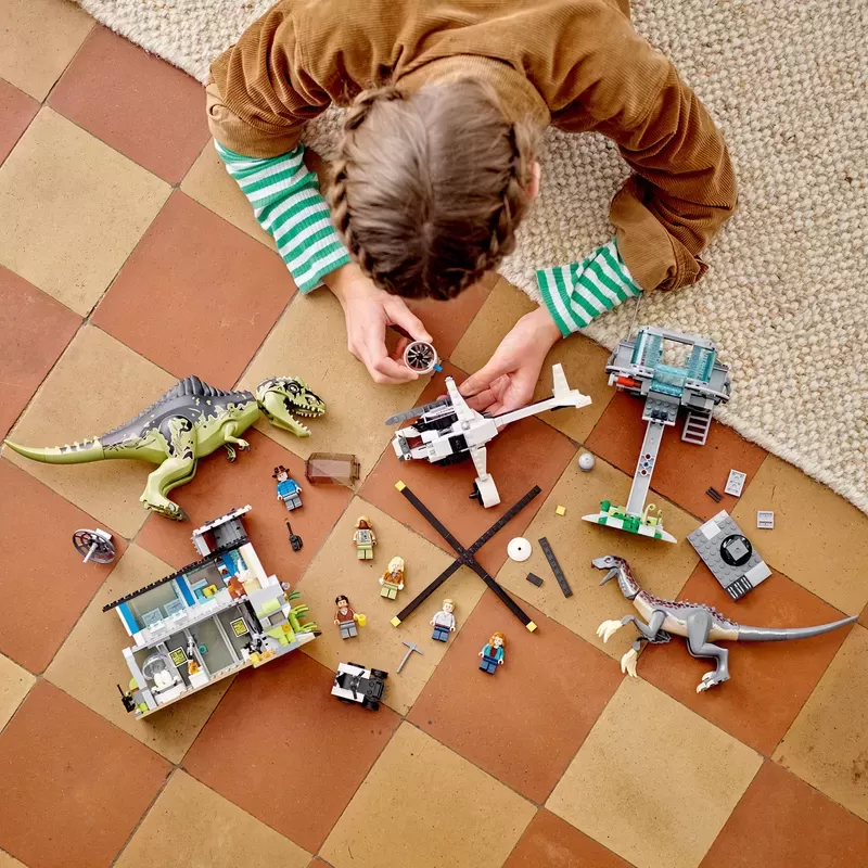 JURASSIC WORLD GIGANOTOSAURUS & THERIZINOSAURUS ATTACK 76949