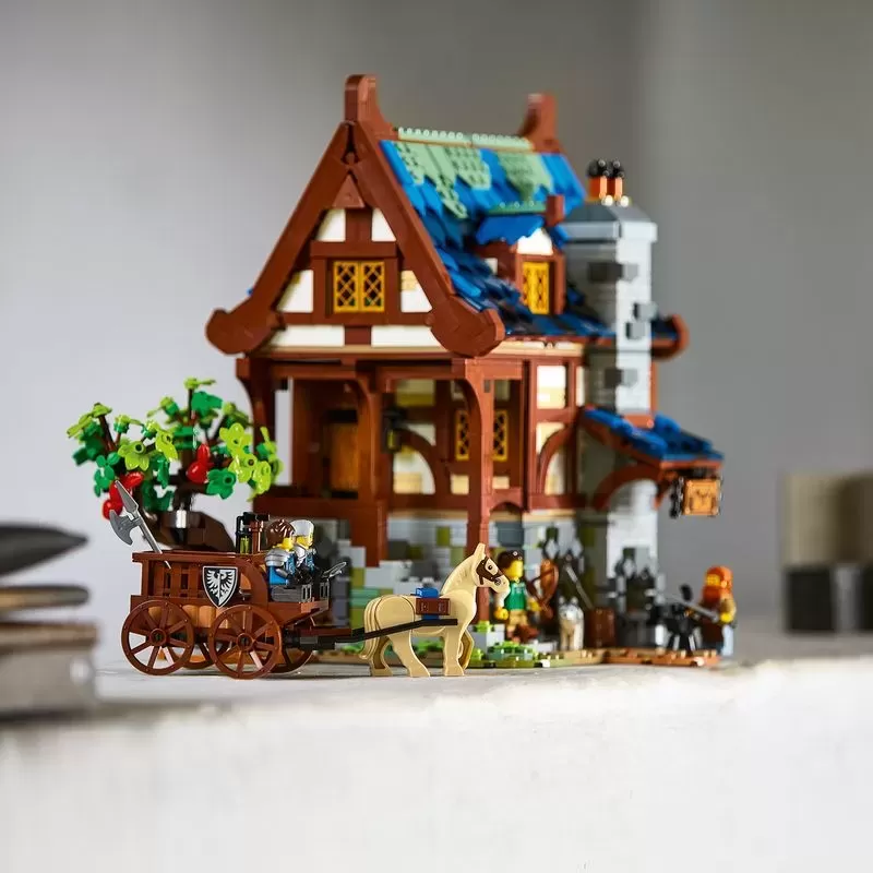 21325  IDEAS MEDIEVAL BLACKSMITH
