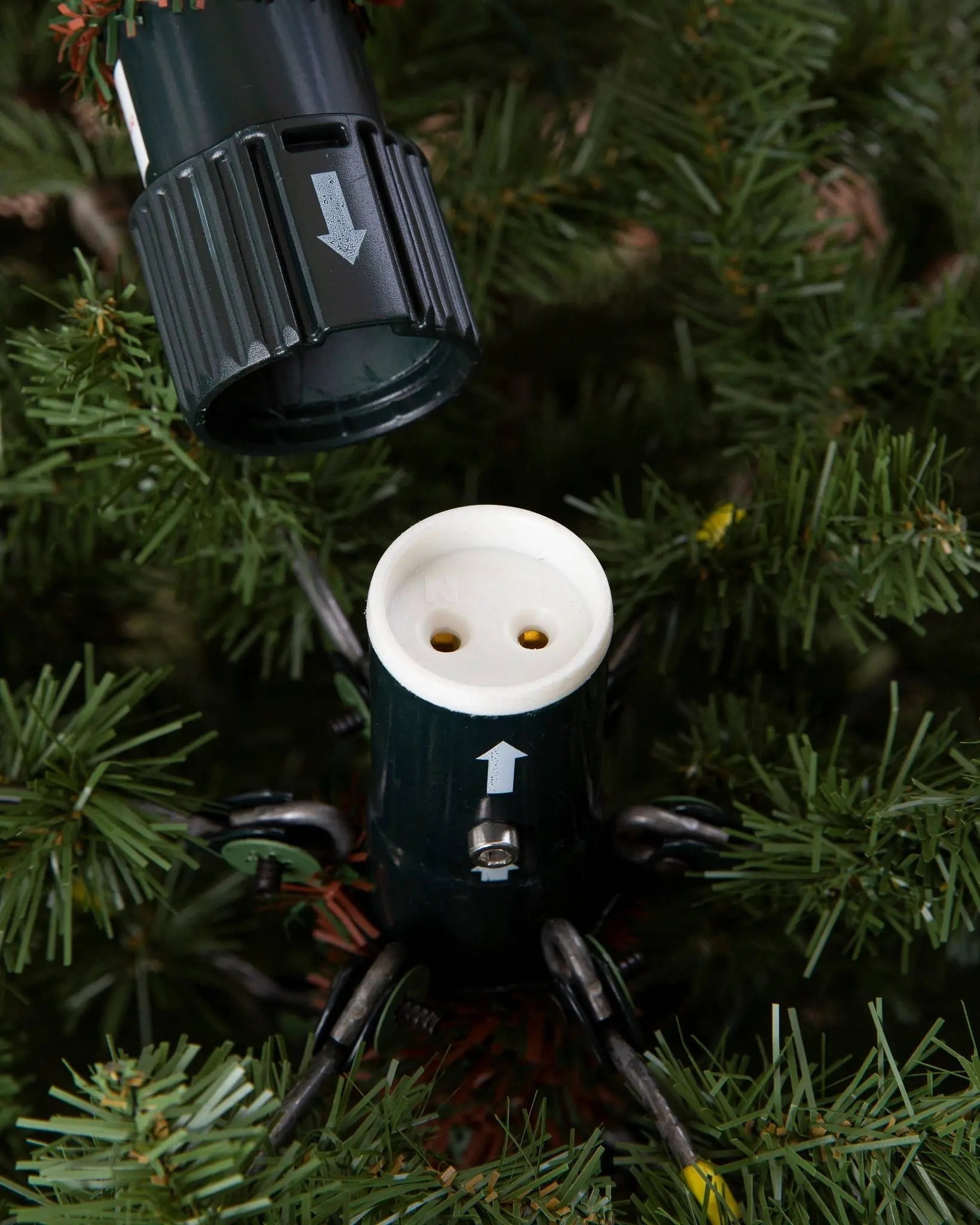 🎄Magical Remote Control Retractable Christmas Tree