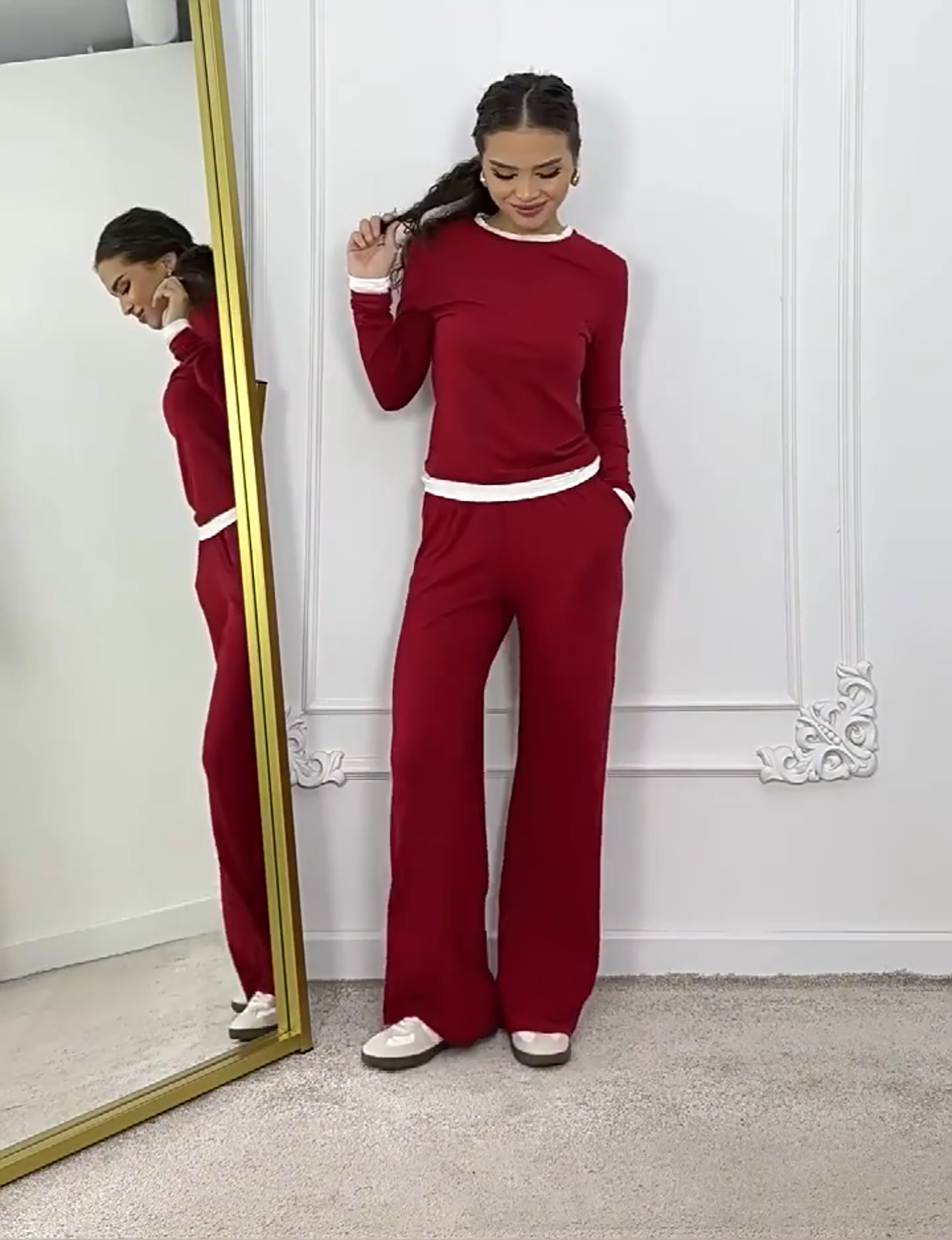 Contrast color crew neck slim fit top and casual trousers