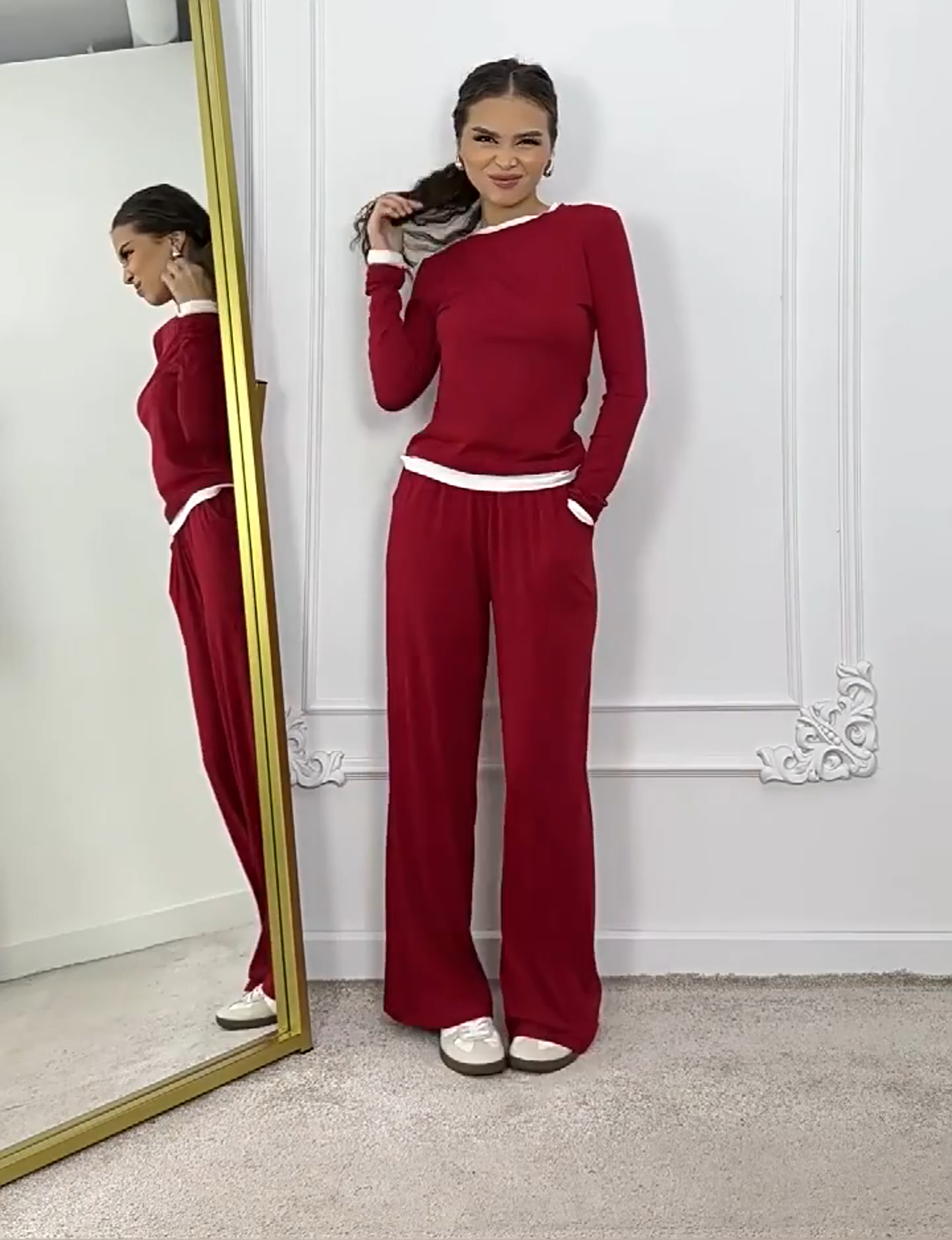 Contrast color crew neck slim fit top and casual trousers