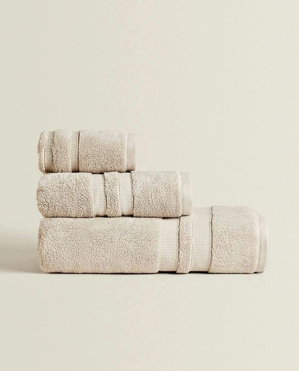 EXTRA SOFT TOWEL WITH DOUBLE BORDER