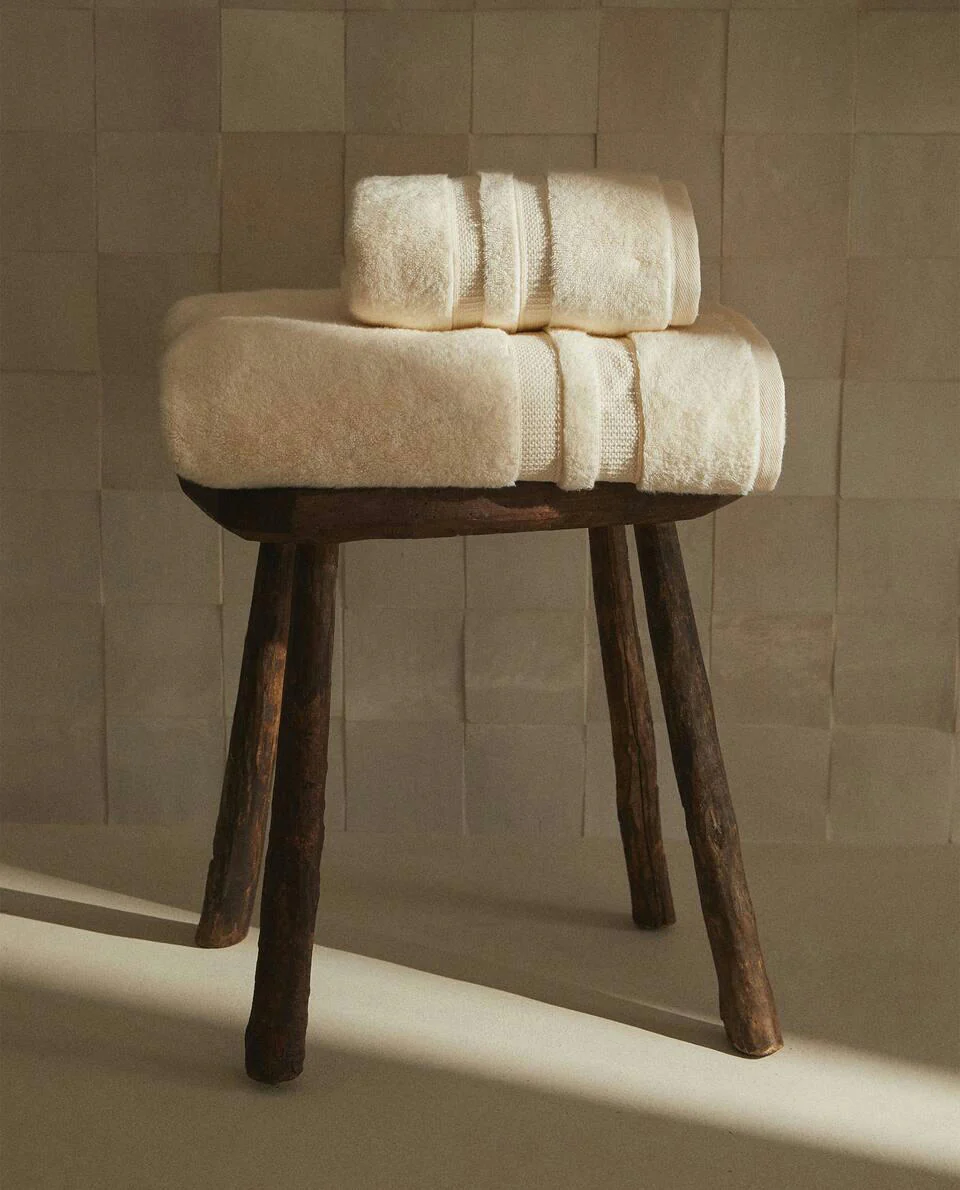 EXTRA SOFT TOWEL WITH DOUBLE BORDER