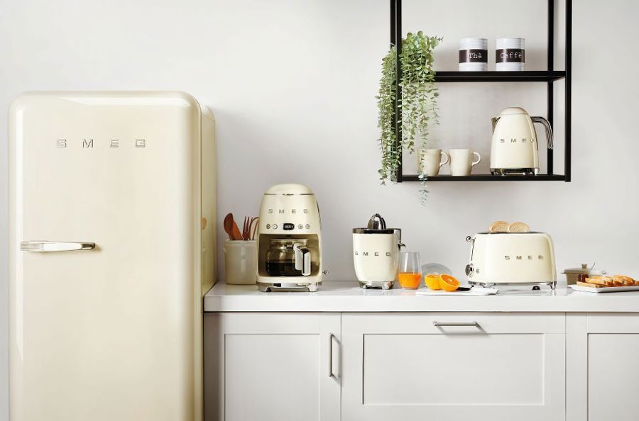 DCF02CRUK Drip Coffee Machine in Cream