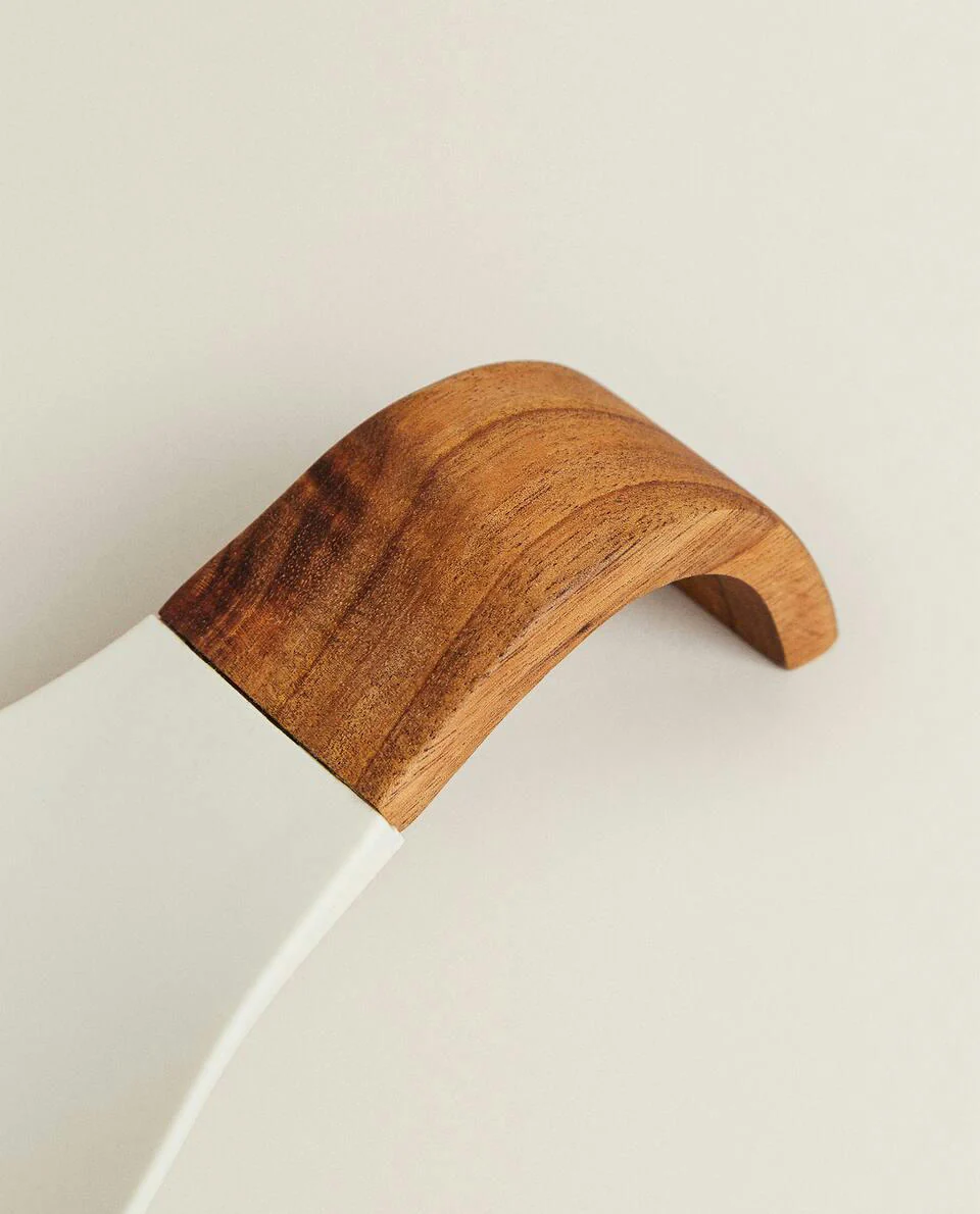 WOOD AND SILICONE SPOON REST