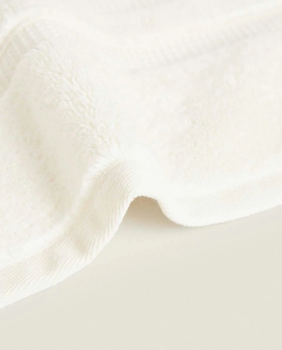 EXTRA SOFT TOWEL WITH DOUBLE BORDER