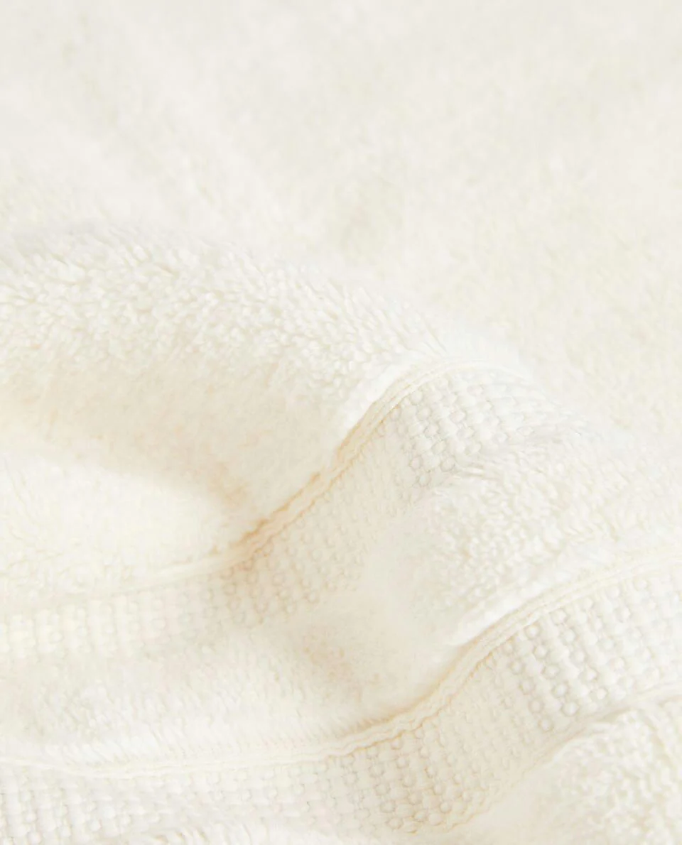 EXTRA SOFT TOWEL WITH DOUBLE BORDER