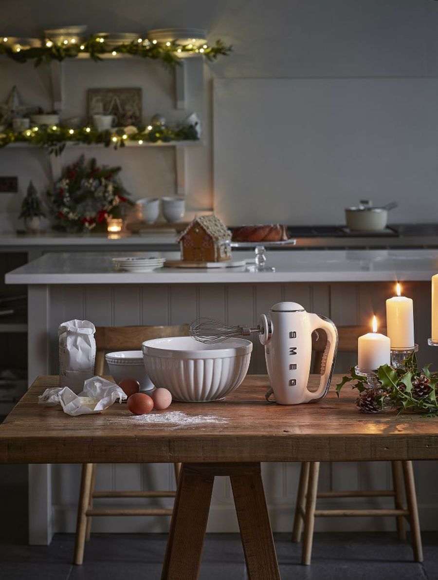 HMF01CRUK Hand Mixer in Cream