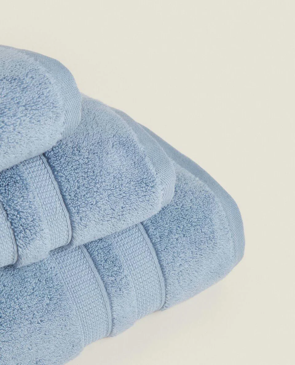 EXTRA SOFT TOWEL WITH DOUBLE BORDER