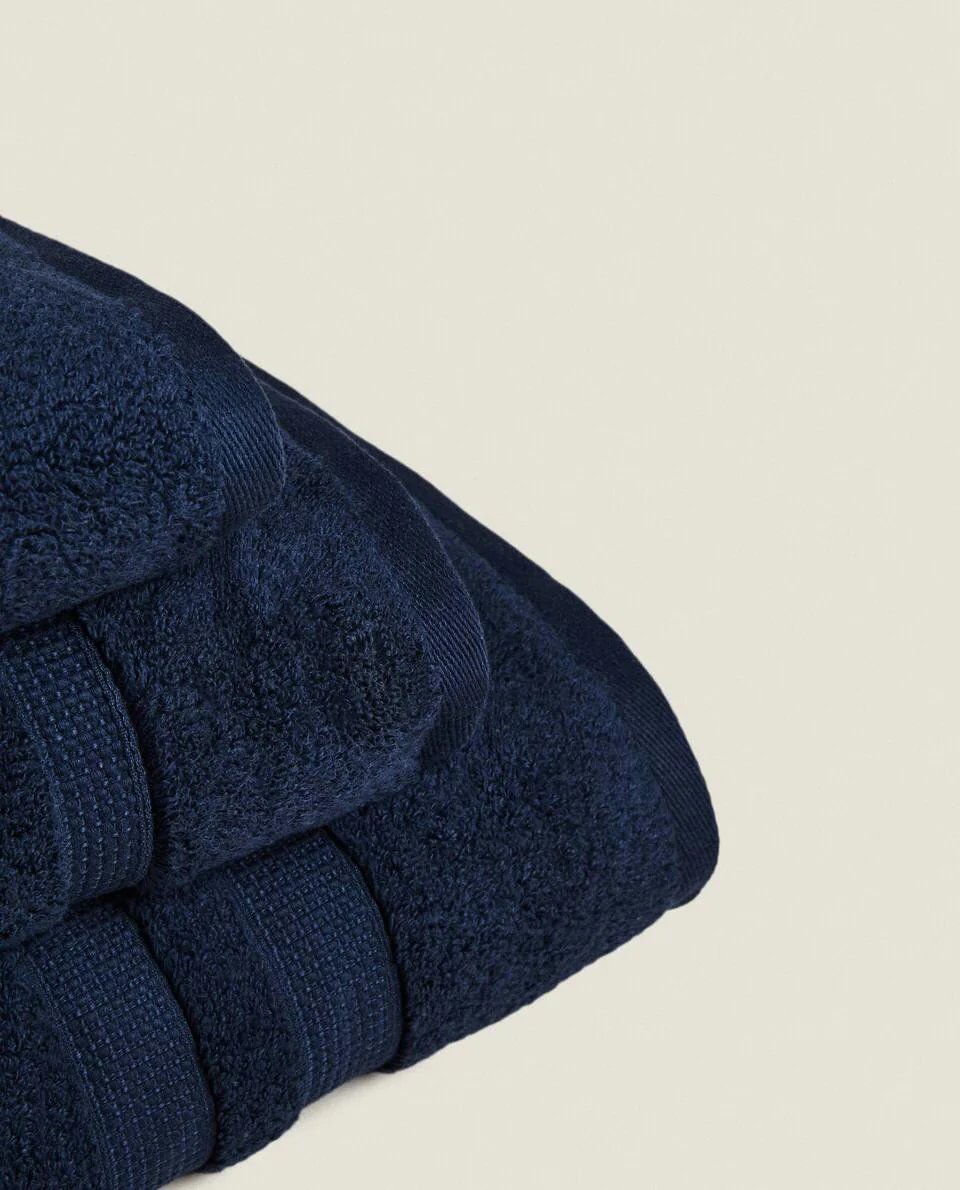 EXTRA SOFT TOWEL WITH DOUBLE BORDER