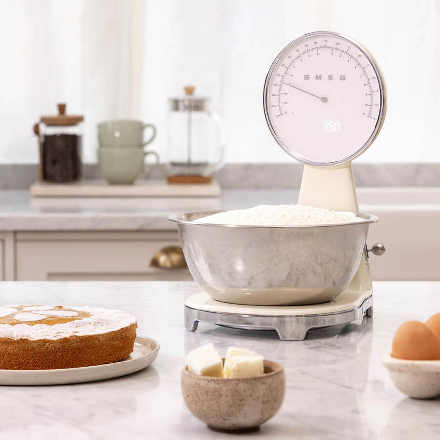 KSF01CRWW Retro Kitchen Scales in Cream
