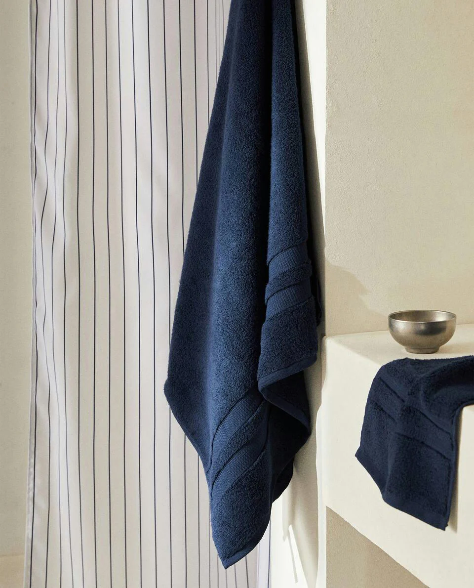 EXTRA SOFT TOWEL WITH DOUBLE BORDER