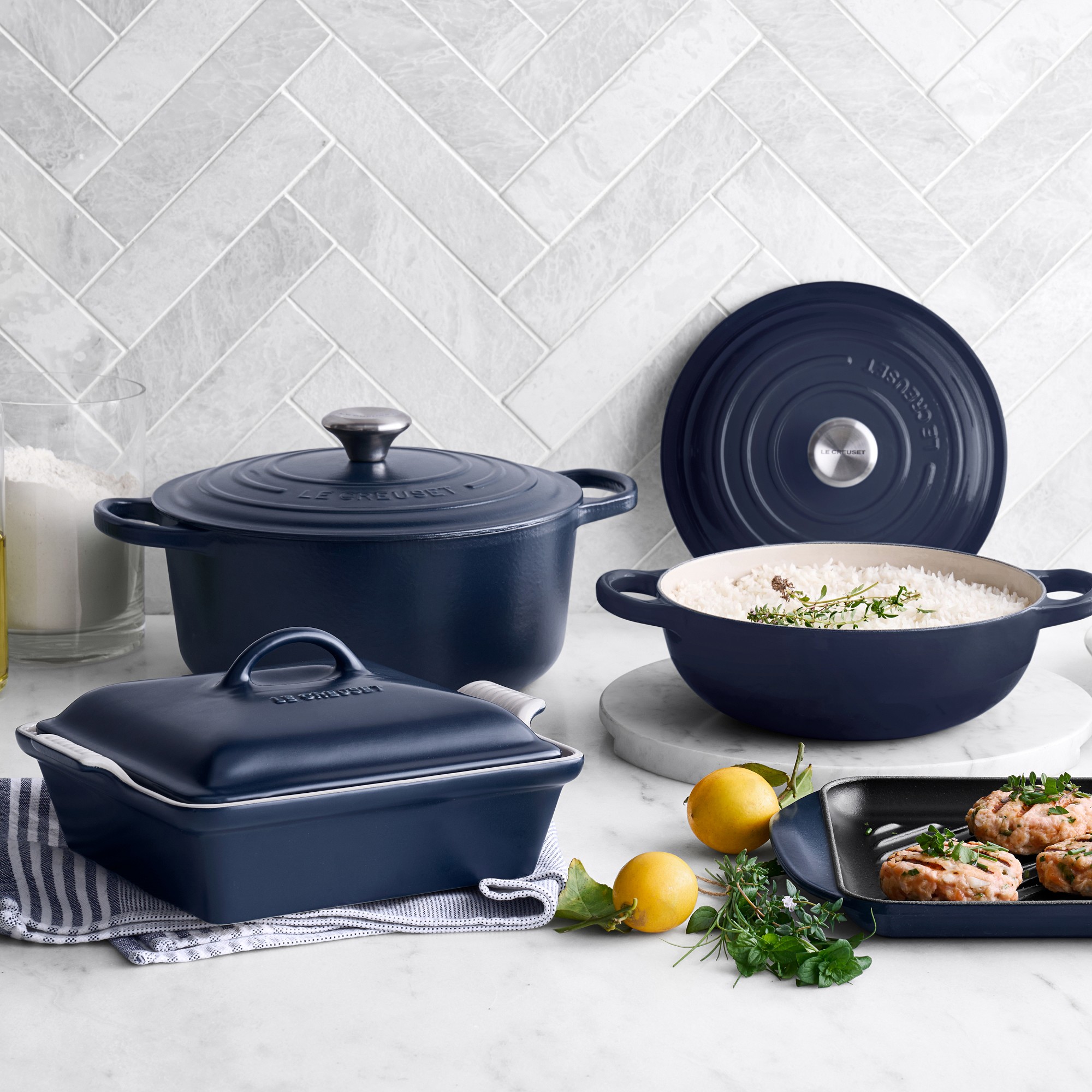 Le Creuset Signature Enameled Cast Iron Round Dutch Oven