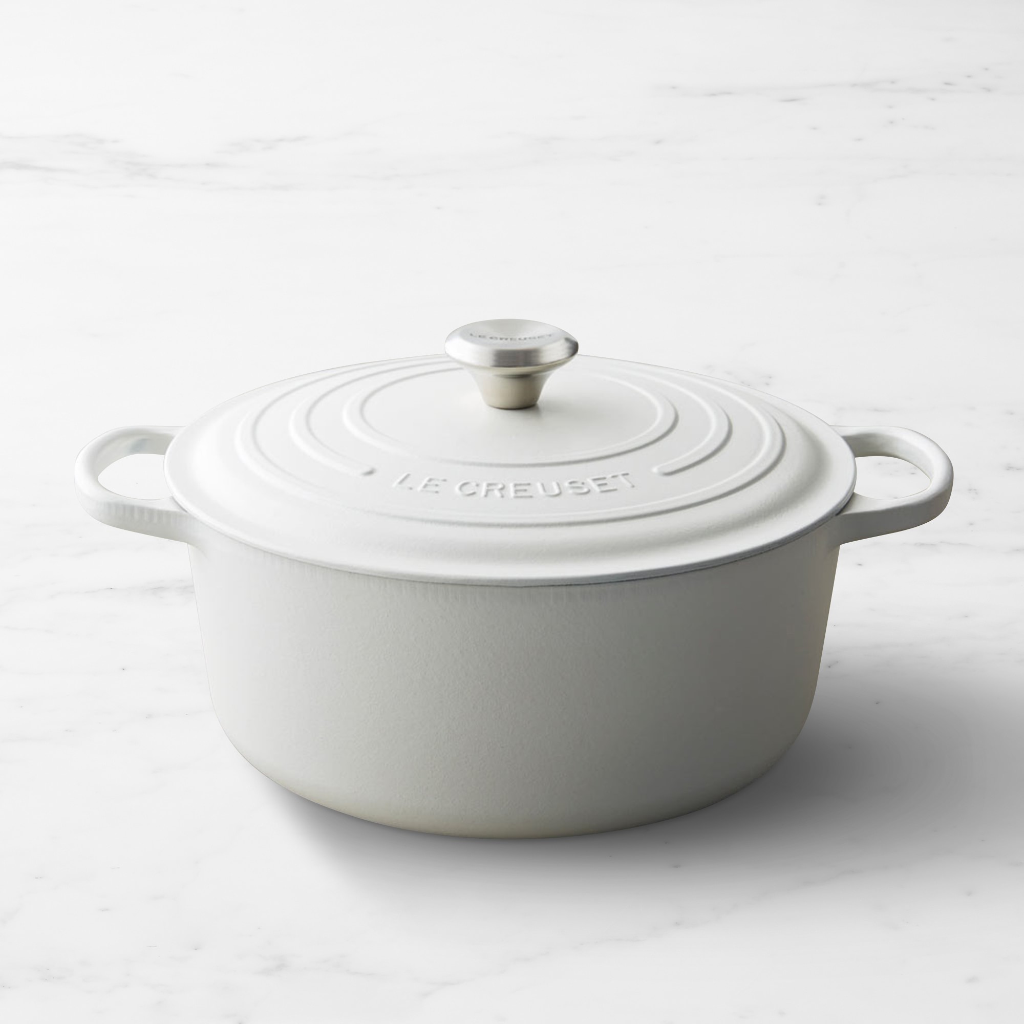 Le Creuset Signature Enameled Cast Iron Round Dutch Oven