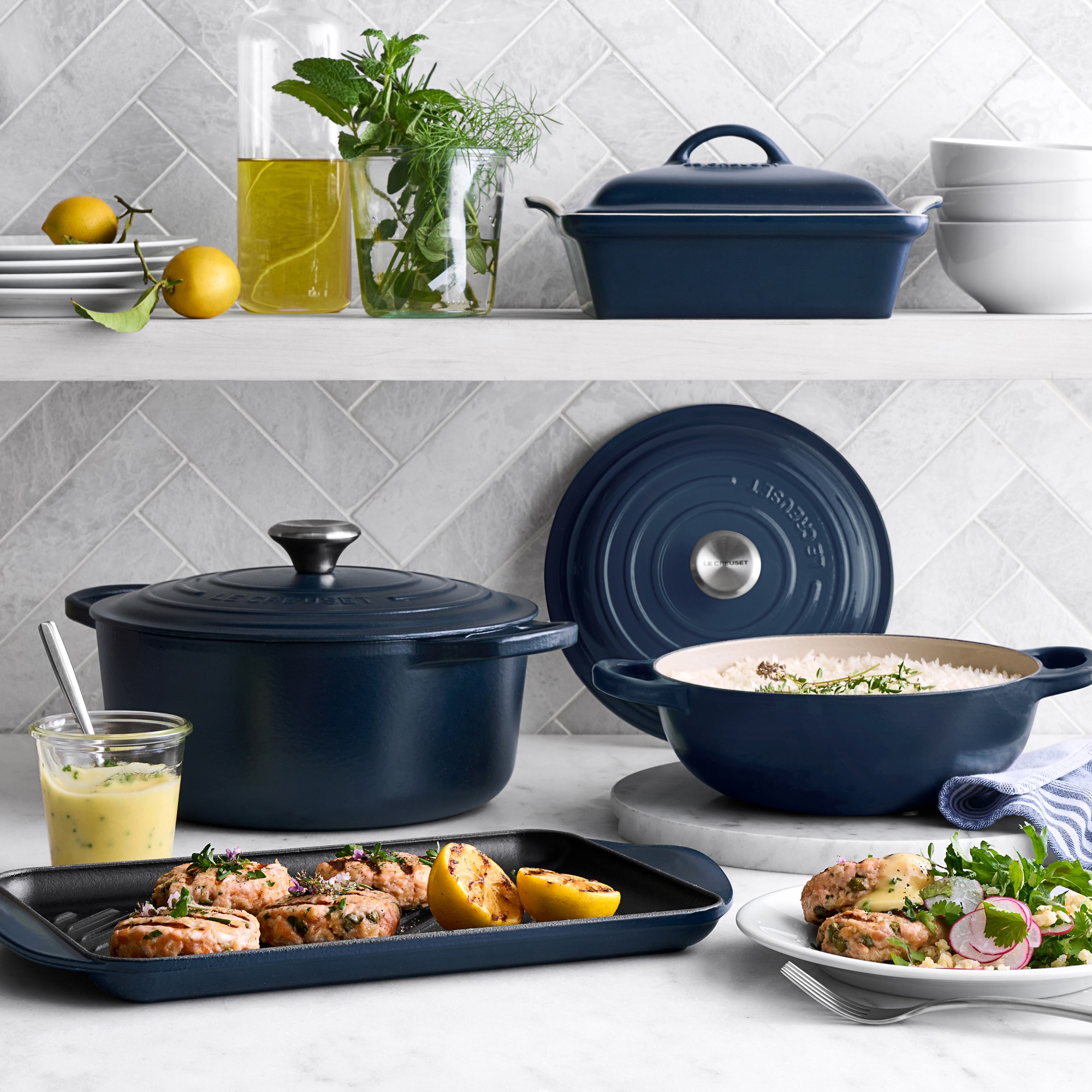 Le Creuset Signature Enameled Cast Iron Round Dutch Oven