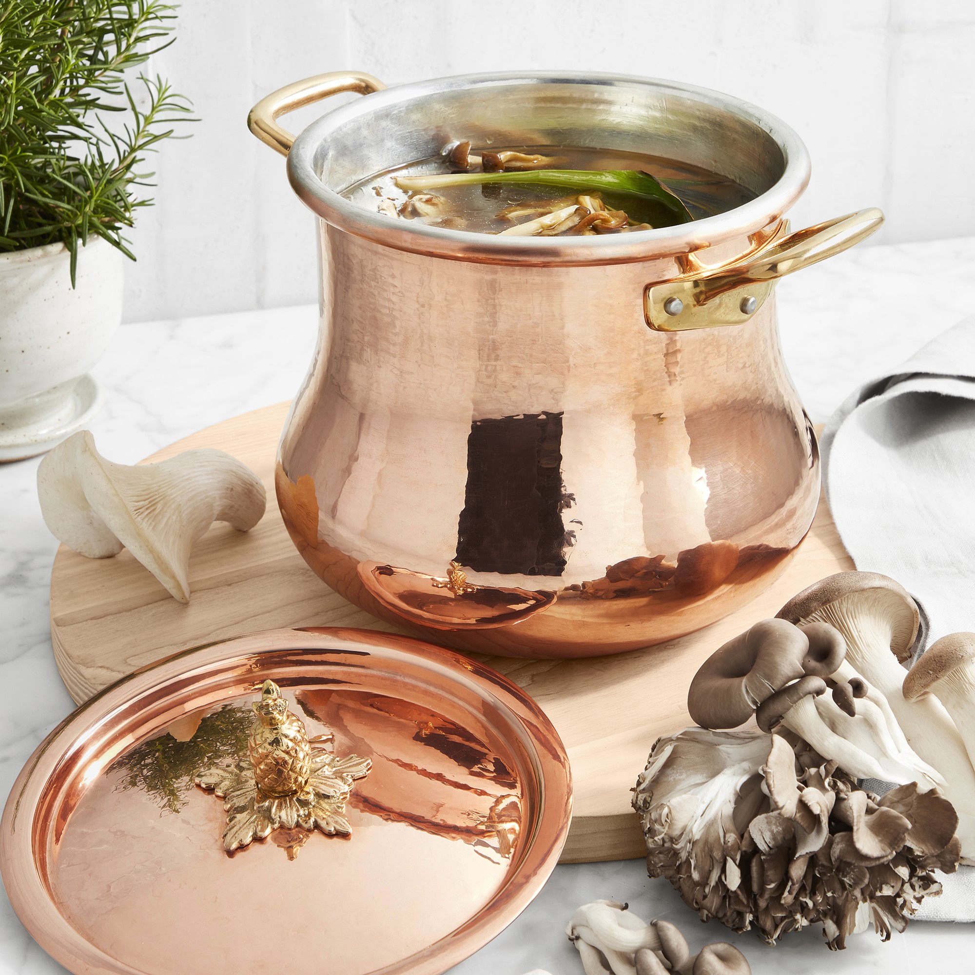 Ruffoni Historia Hammered Copper Stock Pot with Pineapple Knob, 5 1/2-Qt.