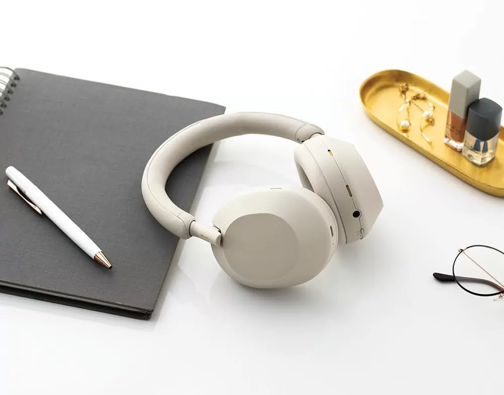 Sony WH-1000XM5 Noise Canceling Wireless Headphones - 30hr Battery Life - Over-Ear Style - Optimized for Alexa and Google Assistant - Built-in mic for Calls - Silver