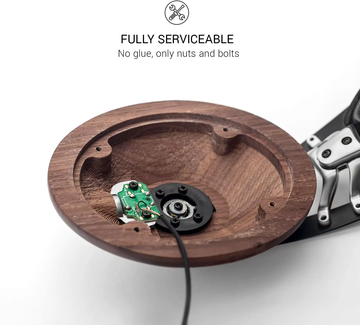 Meze 99 Classics Walnut Gold | Wired Wooden Closed-Back Headset for Audiophiles | Over-Ear Headphones with Mic and Self Adjustable Headband