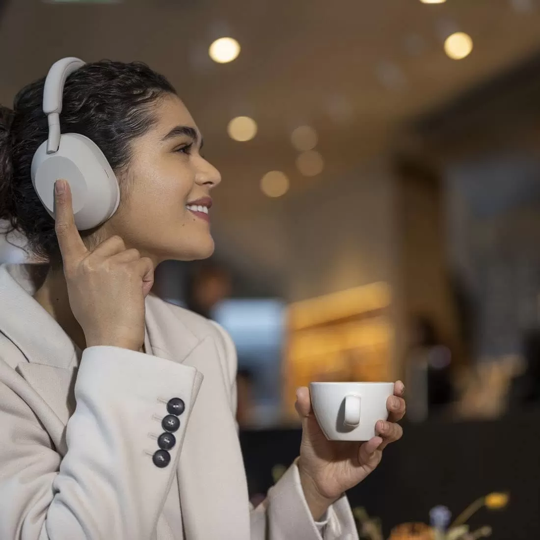 Sony WH-1000XM5 Noise Canceling Wireless Headphones - 30hr Battery Life - Over-Ear Style - Optimized for Alexa and Google Assistant - Built-in mic for Calls - Silver