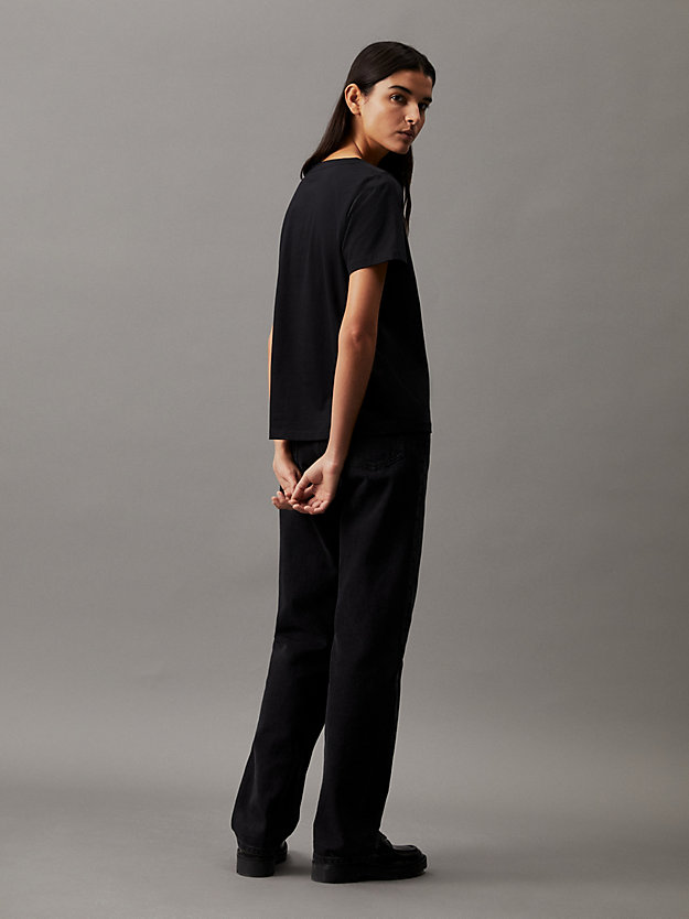 V-neck T-shirt