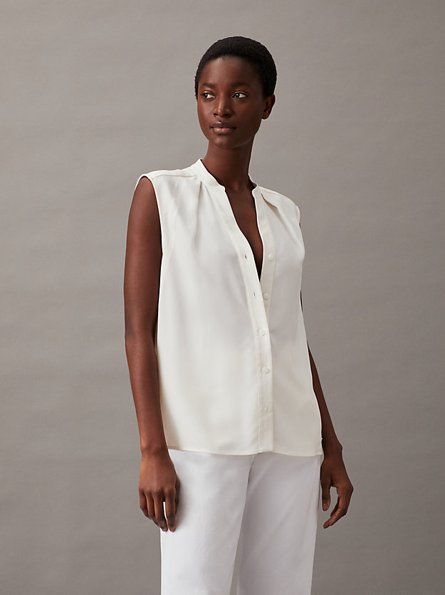 Collarless Sleeveless Blouse