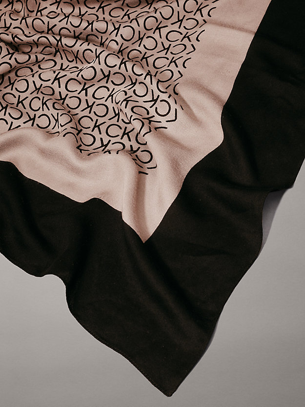 Logo Scarf