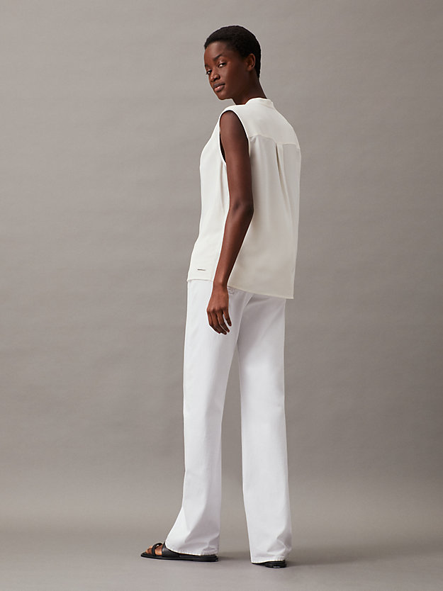 Collarless Sleeveless Blouse
