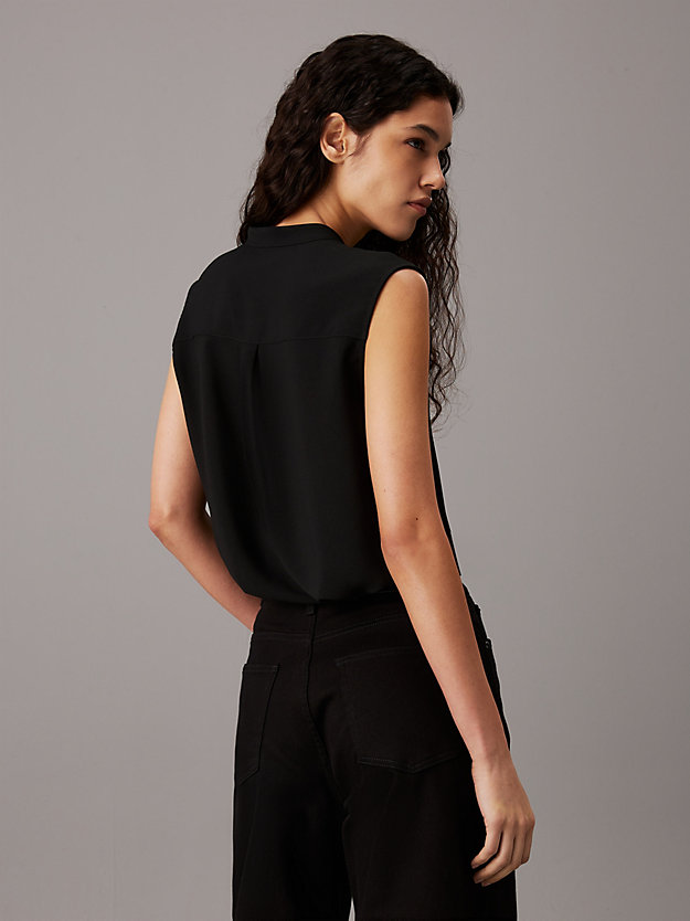 Collarless Sleeveless Blouse